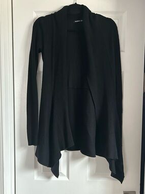 PattyBoutik Black Open-Front Ribbed Drape Cardigan